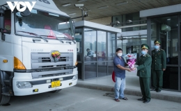 160 tấn thanh long xuất qua cửa khẩu Lào Cai ngày mồng 1 Tết