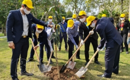 Công ty Cổ phần Sản xuất hàng thể thao Chi nhánh Thái Bình trồng hơn 1.000 cây xanh các loại