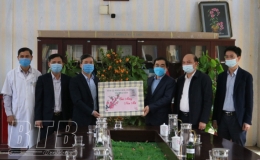 Đồng chí Phó Bí thư thường trực Tỉnh ủy, Chủ tịch HĐND tỉnh kiểm tra, chỉ đạo công tác phòng, chống dịch Covid-19 tại huyện Vũ Thư