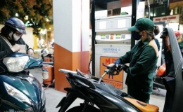 Giá xăng tăng mạnh sau Tết