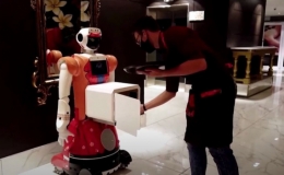 Robot tiếp tân khách sạn đầu tiên của châu Phi