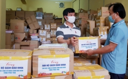 Cung ứng sách giáo khoa lớp 3, lớp 7, lớp 10 cho học sinh trước ngày 15/8