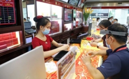Giá vàng tăng 800.000 đồng/lượng