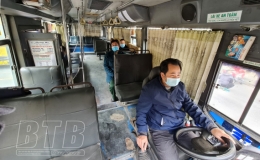 Giá xăng tăng đẩy doanh nghiệp vận tải vào thế khó