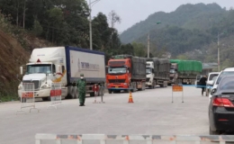 Thông quan hàng hóa tại cửa khẩu biên giới phía Bắc vẫn hạn chế