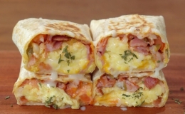 Cách làm burrito trứng phô mai kiểu Mexico