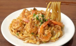 Cách làm mì udon xào tôm