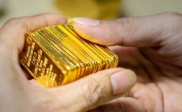 Giá vàng tiếp tục giảm