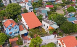 Mãn nhãn ngôi nhà ngói đỏ đẹp lộng lẫy trên báo Mỹ