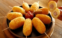 Mẹo làm hotdog từ cơm nguội siêu dễ