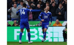 Tottenham thảm bại trên sân Leicester