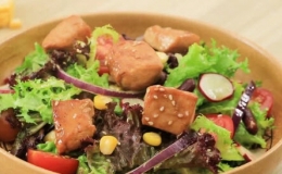 Công thức làm món salad ức gà giòn ngon chuẩn nhà hàng