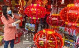 Hưng Hà: Nhộn nhịp mua sắm tết
