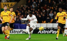 Man Utd thắng ở phút bù trong trận cầu bảy bàn