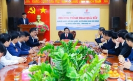 Trưởng Ban Nội chính Trung ương tặng quà Tết cho hộ nghèo Diễn Châu