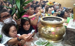 Xin tro lúc nửa đêm ở chùa Bà Bình Dương