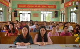 Hội LHPN xã Minh Hòa: Ra mắt Câu lạc bộ Cha mẹ chăm sóc và giáo dục trẻ em