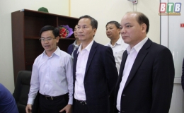 Đoàn giám sát của Thường trực HĐND tỉnh giám sát tình hình hoạt động của trạm thu phí dịch vụ sử dụng đường bộ BOT tại huyện Kiến Xương