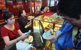 Giá vàng quay đầu giảm mạnh