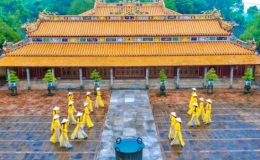 Miễn phí vé tham quan di tích Huế dịp 8-3 với phụ nữ mặc áo dài truyền thống