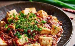 Làm đậu phụ Tứ Xuyên cay thơm đổi vị ngày cuối tuần