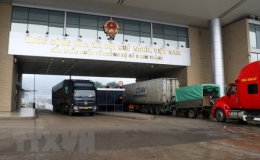 Hàng hóa thông suốt tại cửa khẩu ở Lào Cai