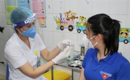 Có thêm 1.840 người được tiêm chủng vaccine COVID-19 trong ngày 30/3/2021