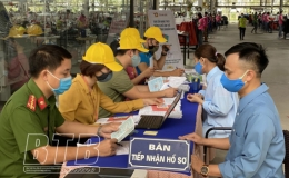 Công ty Cổ phần Sản xuất hàng thể thao Chi nhánh Thái Bình tổ chức cho người lao động làm thẻ căn cước công dân gắn chíp điện tử