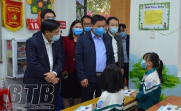 Đồng chí Phó Bí thư Tỉnh ủy, Chủ tịch UBND tỉnh kiểm tra, chỉ đạo công tác phòng, chống dịch Covid-19 tại một số trường học