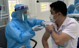 Việt Nam vẫn triển khai tiêm vaccine AstraZeneca