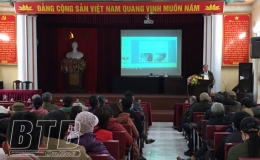 Vũ Thư: Tập huấn kỹ thuật phòng, điều trị bệnh viêm da nổi cục trên đàn trâu bò