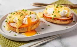 Công thức làm trứng benedict cho bữa sáng