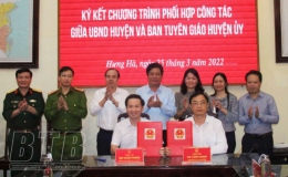 Hưng Hà: Tổ chức lễ ký kết chương trình phối hợp công tác giữa UBND huyện và Ban Tuyên giáo Huyện ủy