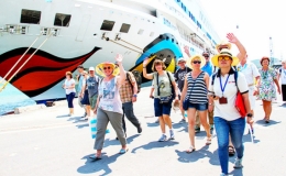 Lượng người nước ngoài tìm thông tin về chuyến bay đến Việt Nam tăng 425%