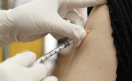 Thủ tướng yêu cầu nghiên cứu việc tiêm vaccine COVID-19 mũi 4 cho người lớn