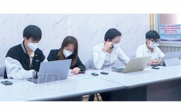 Tổng đài 18009402: Tạo sự yên tâm cho người mắc Covid-19 điều trị tại nhà