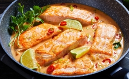 Cà ri cá hồi thơm ngon và giàu dinh dưỡng