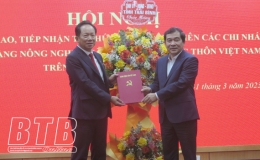 Chuyển giao, tiếp nhận tổ chức đảng và đảng viên các chi nhánh Agribank trên địa bàn tỉnh