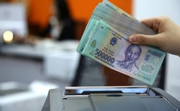 Lãi suất tiết kiệm giảm nhanh