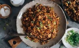 Làm cơm chiên thịt bò ngon khó cưỡng