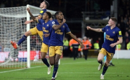 Ngược dòng cảm xúc, Newcastle áp sát top 4 Ngoại hạng Anh