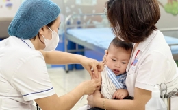 78 ca nghi sởi và rubella, Bộ Y tế yêu cầu tăng cường tiêm vắc xin