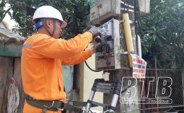 Điện lực Đông Hưng: Phấn đấu hoàn thành lắp đặt 26.683 công tơ điện tử