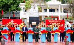 Khánh thành Tượng đài “Bác Hồ với chiến sĩ Biên phòng”