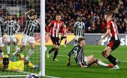 Man Utd rơi chiến thắng ở phút 99