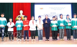 Hơn 200 học sinh được nâng cao kiến thức về an toàn giao thông, an ninh mạng