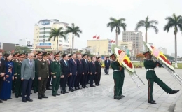 Tổng Bí thư Tô Lâm dâng hương tại Đài Tưởng niệm các Anh hùng liệt sĩ của thành phố Đà Nẵng