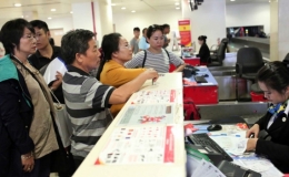 Các hãng hàng không đồng loạt tăng phí từ 1/4