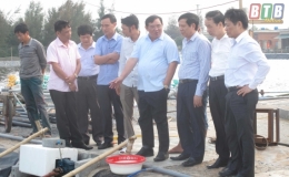 Kiểm tra tình hình sản xuất thủy sản