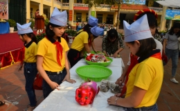Trường Tiểu học Trần Lãm: Ngày hội đọc sách và mổ lợn nhân đạo